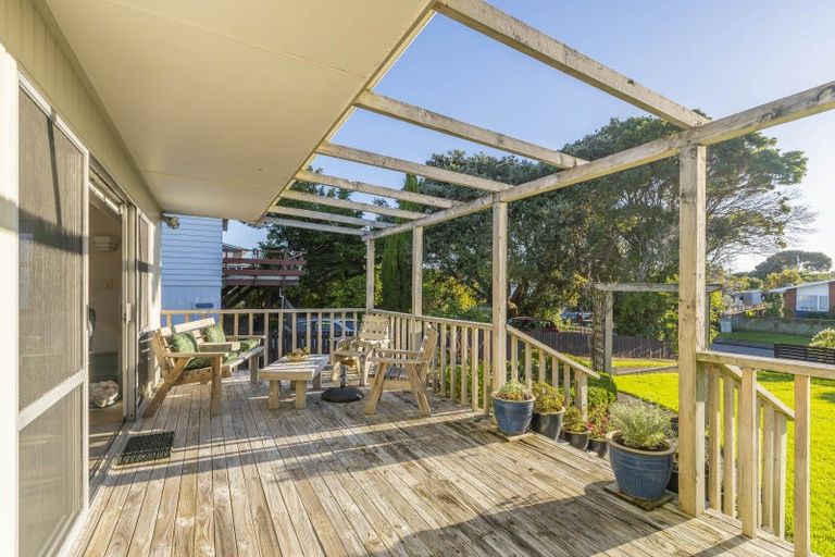 Photo of property in 15 Teoti Street, Paraparaumu Beach, Paraparaumu, 5032