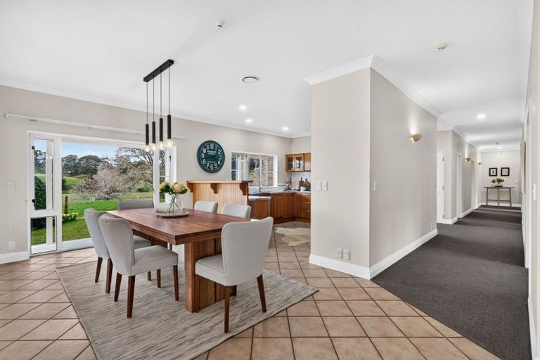 Photo of property in 154 Awa Road, Kumeu, 0891