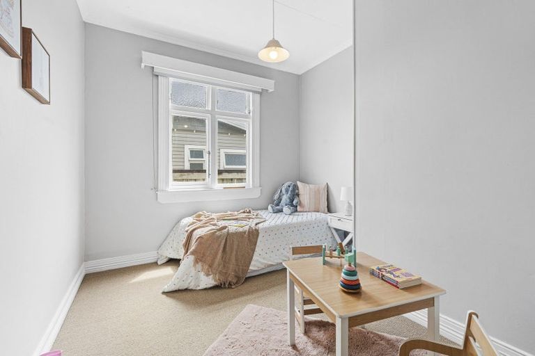 Photo of property in 15 Morley Street, New Plymouth, 4310