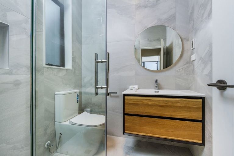 Photo of property in 31c Linwood Avenue, Forrest Hill, Auckland, 0620