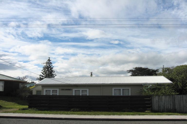 Photo of property in 128 Rua Avenue, Waitarere Beach, Levin, 5510