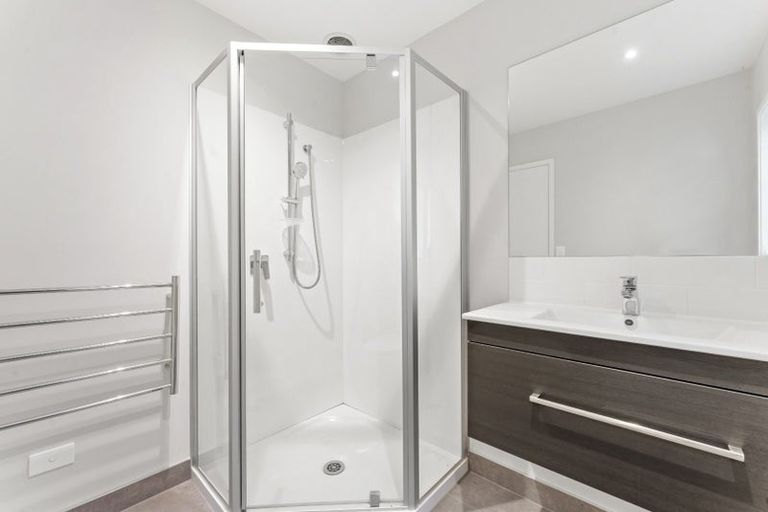 Photo of property in 6 Te Roera Place, Riverhead, 0820