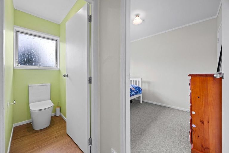 Photo of property in 2/4 Illana Place, Ranui, Auckland, 0612