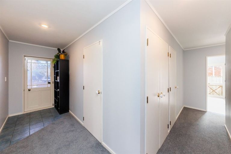 Photo of property in 43 Dalfield Place, Highbury, Palmerston North, 4412