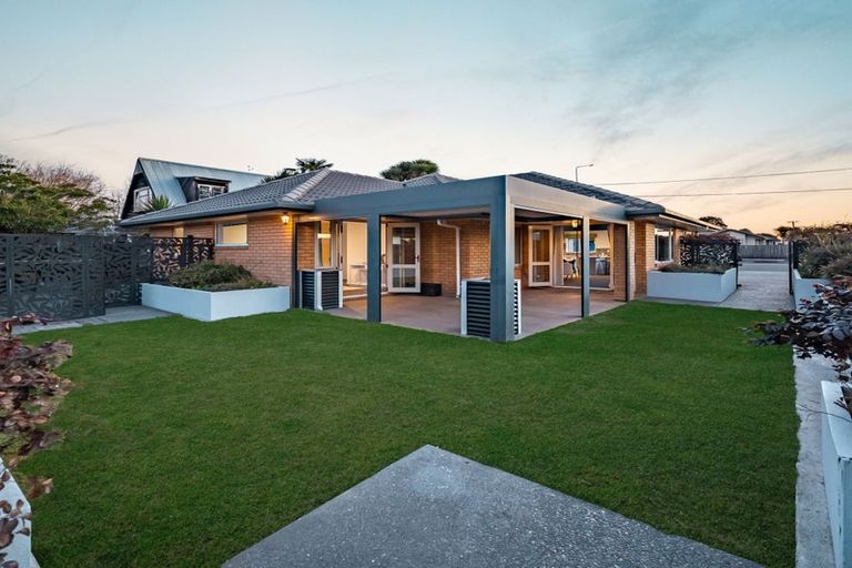 Photo of property in 112 Gayhurst Road, Dallington, Christchurch, 8061