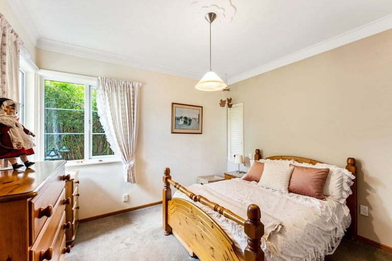 Photo of property in 72 Heretaunga Square, Silverstream, Upper Hutt, 5019