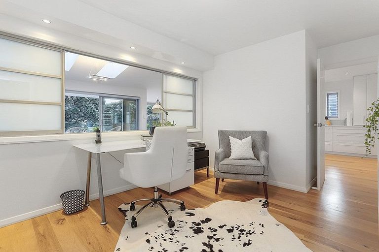 Photo of property in 65 Rock Isle Road, Torbay, Auckland, 0630