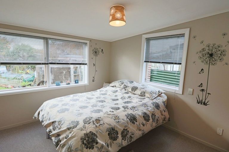 Photo of property in 13 Pratt Avenue, Foxton Beach, Foxton, 4815