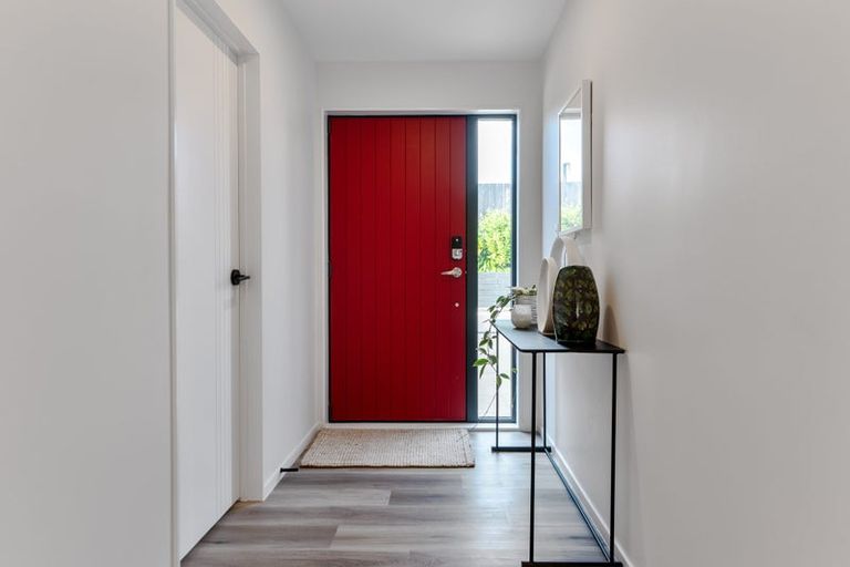 Photo of property in 19d Tawa Road, Te Atatu Peninsula, Auckland, 0610