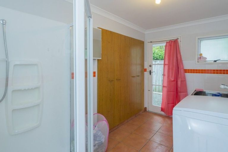 Photo of property in 318 Te Moana Road, Waikanae, 5036