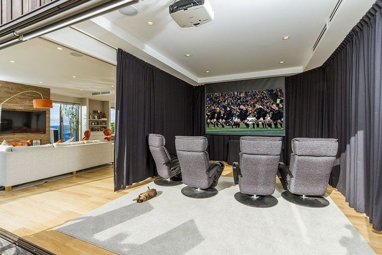 Photo of property in 5a Bournemouth Terrace, Murrays Bay, Auckland, 0630