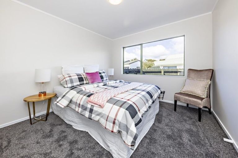 Photo of property in 32 Barneys Farm Road, Clendon Park, Auckland, 2103