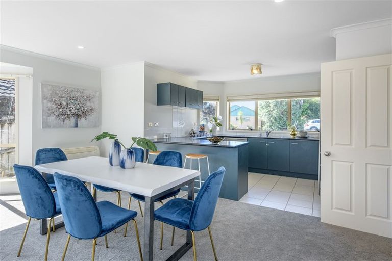 Photo of property in 8 Brookwood Drive, Henderson, Auckland, 0612