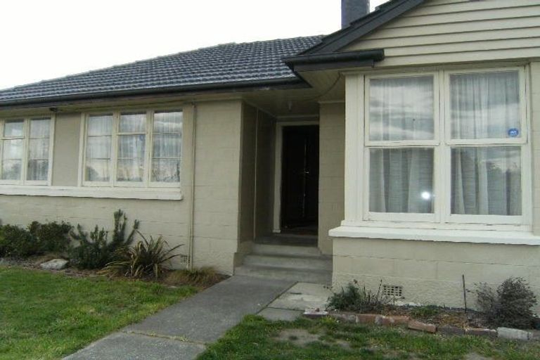 Photo of property in 16 Gilberthorpes Road, Islington, Christchurch, 8042