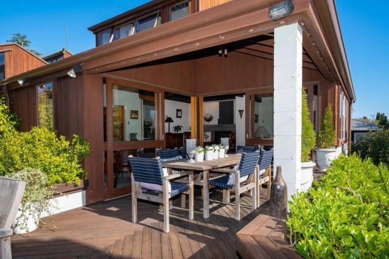 Photo of property in 27 Muritai Crescent, Havelock North, 4130