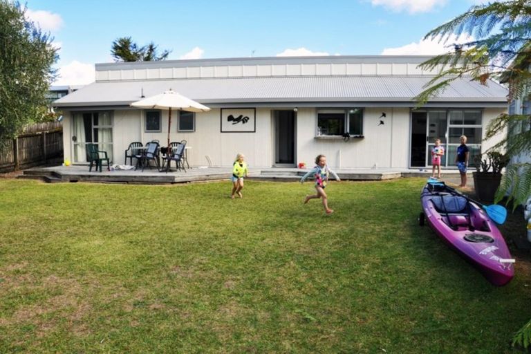 Photo of property in 5 Holiday Crescent, Mangawhai Heads, Mangawhai, 0505