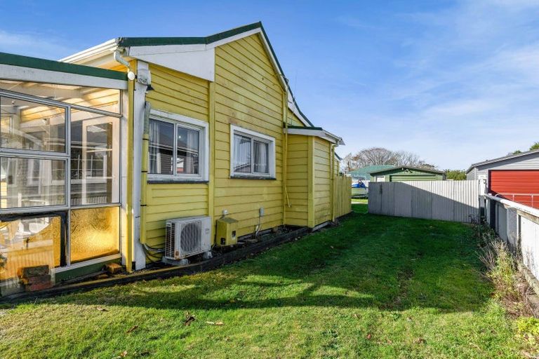 Photo of property in 82 Railway Street, Eltham, 4322