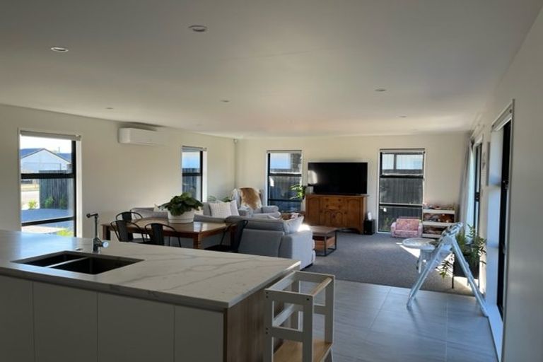 Photo of property in 17 Mcquillan Avenue, Woodend, 7610