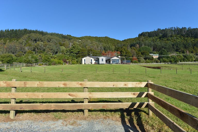 Photo of property in 535 Crane Road, Kauri, Kamo, 0185