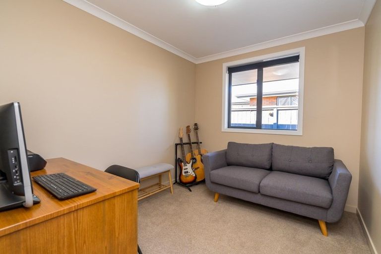 Photo of property in 10 Kura Place, Mosgiel, 9024