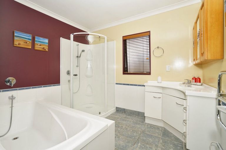 Photo of property in 21 Glen Cree Avenue, Rototuna, Hamilton, 3210