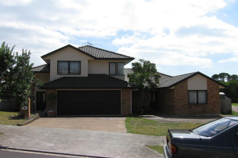 Photo of property in 4 Lincoln Close, Northcross, Auckland, 0630