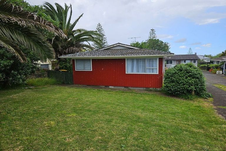 Photo of property in 4/3141 Great North Road, New Lynn, Auckland, 0600