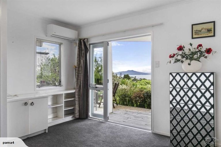 Photo of property in 3/1a Castor Bay Road, Castor Bay, Auckland, 0620