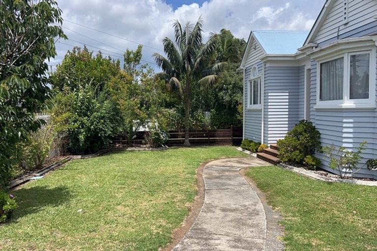 Photo of property in 220 St George Street, Papatoetoe, Auckland, 2025