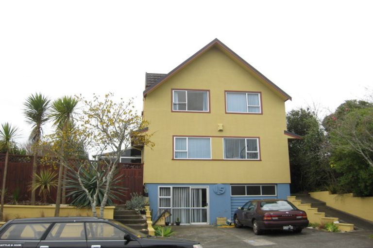 Photo of property in 15 Carlton Terrace, Westown, New Plymouth, 4310