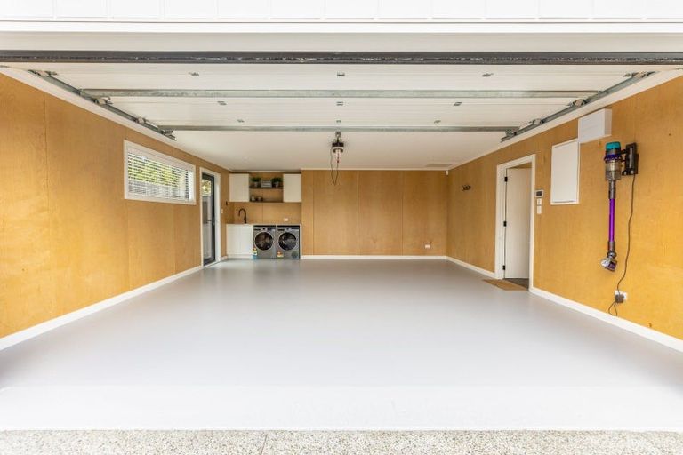 Photo of property in 35 Ashford Avenue, Hokowhitu, Palmerston North, 4410
