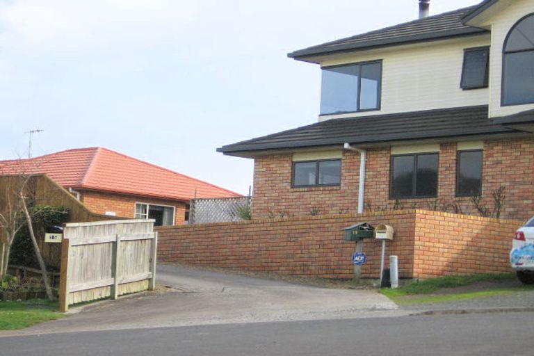 Photo of property in 17 Hollinger Place, Nawton, Hamilton, 3200