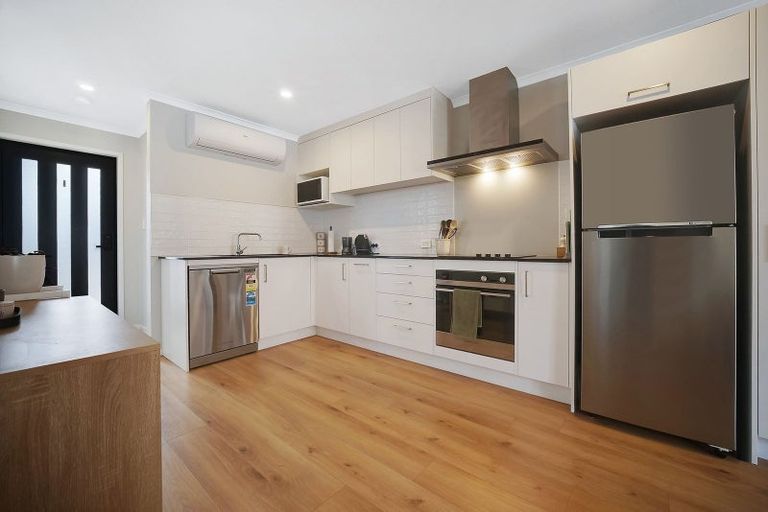Photo of property in 8 Honowai Street, Kumeu, 0810