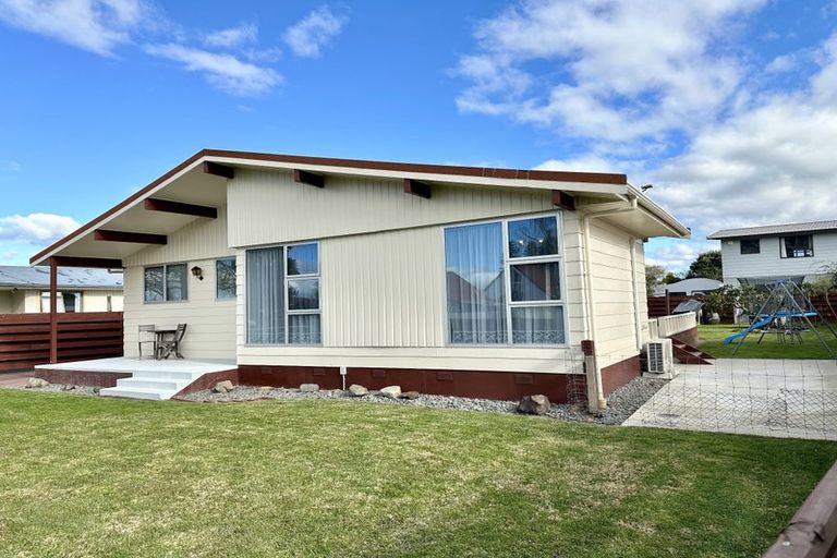 Photo of property in 20 Tawhara Place, Edgecumbe, 3120