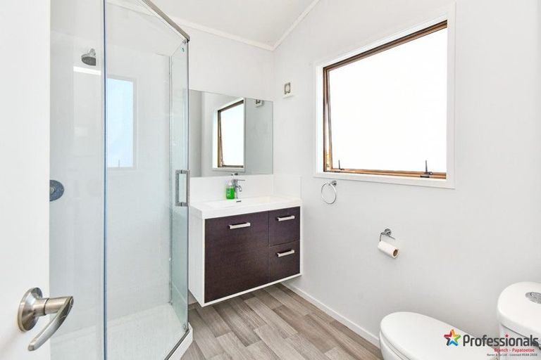 Photo of property in 2/8 Wood Street, Papakura, 2110