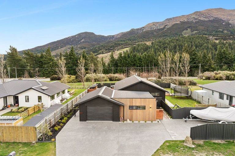 Photo of property in 5 Edna Lane, Lake Hawea, Wanaka, 9382