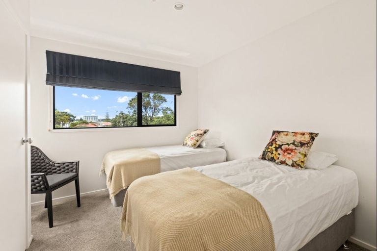 Photo of property in 15e Puriri Avenue, Orewa, 0931