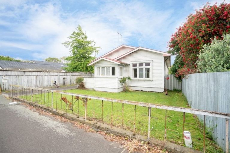 Photo of property in 98 Wood Street, Takaro, Palmerston North, 4410
