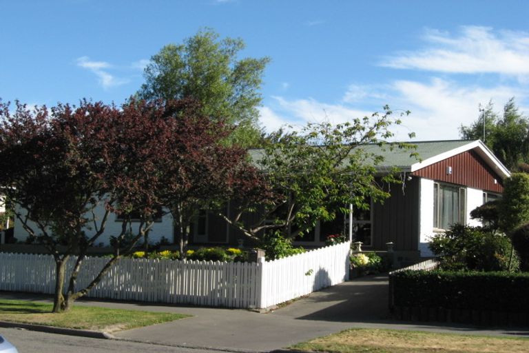 Photo of property in 15 Harrowdale Drive, Avonhead, Christchurch, 8042