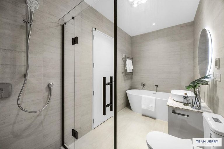 Photo of property in 37 Maungakaraka Road, Karaka, 2580