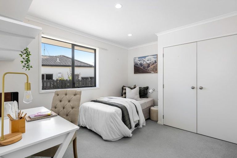 Photo of property in 37 Rivervale Grove, Stanmore Bay, Whangaparaoa, 0932