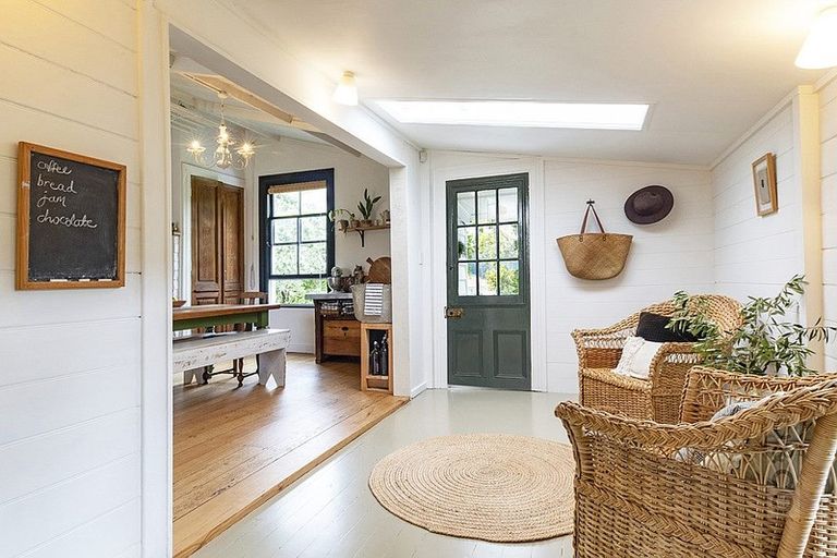 Photo of property in 4 Gow Street, Helensville, 0800