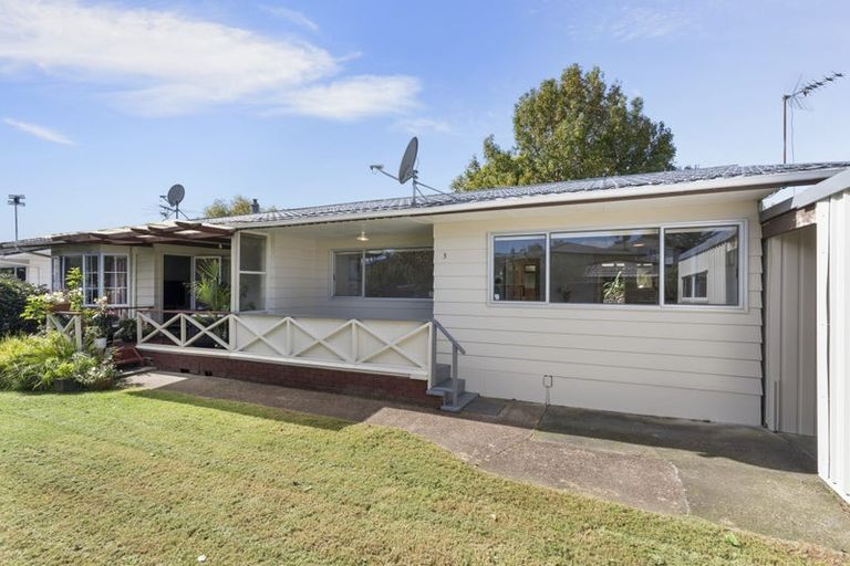Photo of property in 3/11a Bayside Avenue, Te Atatu Peninsula, Auckland, 0610