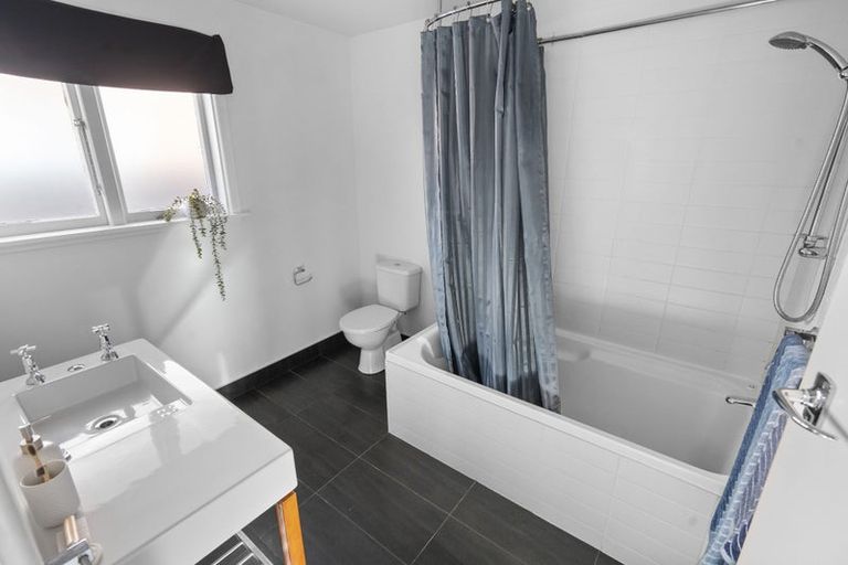 Photo of property in 521 Marine Parade, South New Brighton, Christchurch, 8062