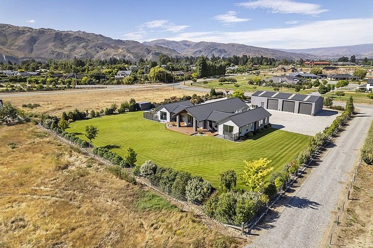 Photo of property in 22 Shortcut Road, Cromwell, 9310