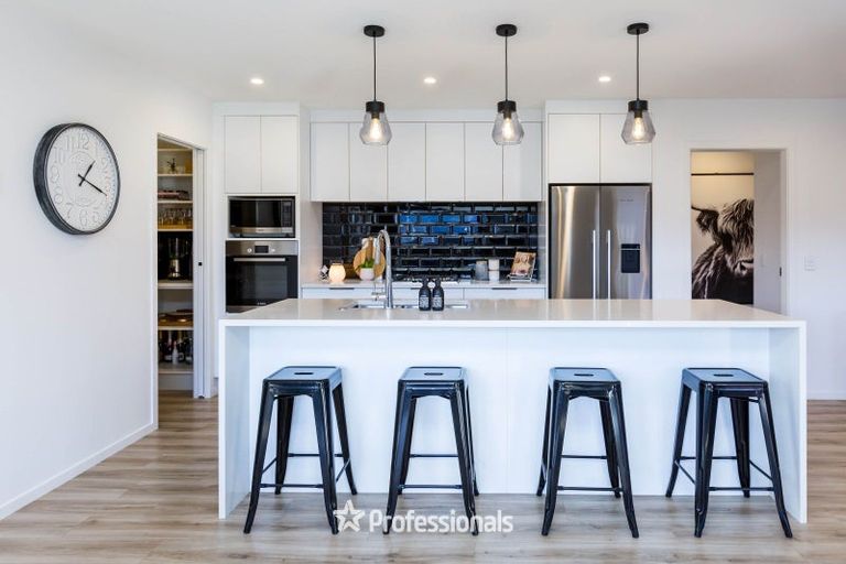 Photo of property in 4 Kerrigan Crescent, Wallaceville, Upper Hutt, 5018