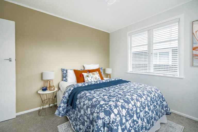 Photo of property in 15 Peters Avenue, Cloverlea, Palmerston North, 4412