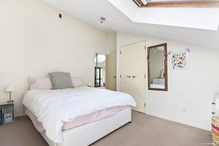 Photo of property in Courtenay Mews Apartments, 18/14 Alpha Street, Te Aro, Wellington, 6011