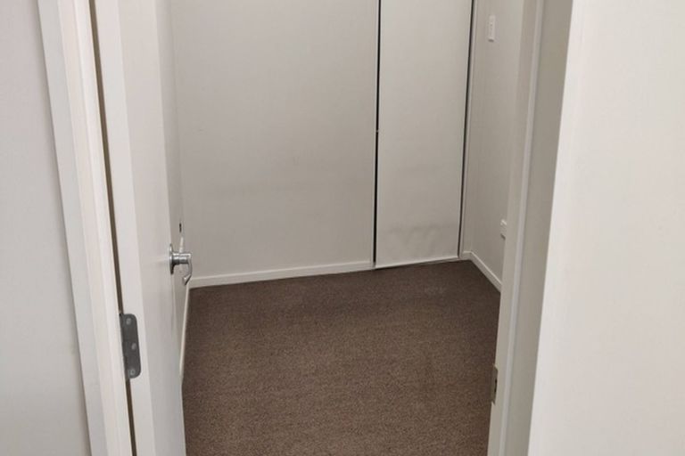 Photo of property in 5 Hazel Glen, Bayview, Auckland, 0629