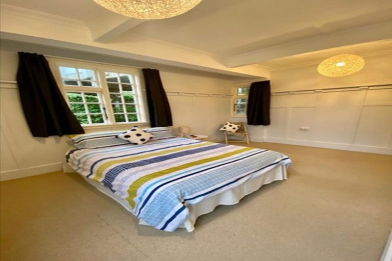 Photo of property in 145 Kelburn Parade, Kelburn, Wellington, 6012